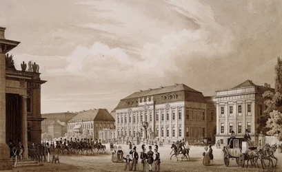 Unter den Linden, Berlim. Vista do Neue Wache em direção ao Kronprinzenpalais com o Prinzessinenpalais à direita e o Kommandatur à esquerda,