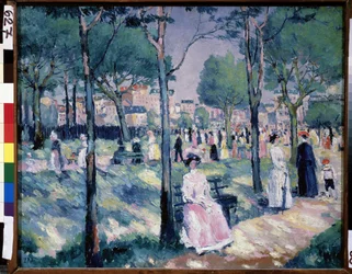 No Boulevard (no Boulevard). Cena de verão, em um parque com a cidade ao fundo, muitas famílias estão caminhando. Pintura de Kasimir Severinovich Malevich (Malevich, Malevic) (1878-1935), óleo sobre tela