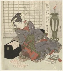 Uma gueixa se apoia na caixa de seu shamisen