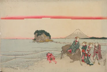 Mulher num búfalo, criança e três transeuntes junto ao mar, com a ilha de Enoshima ao fundo