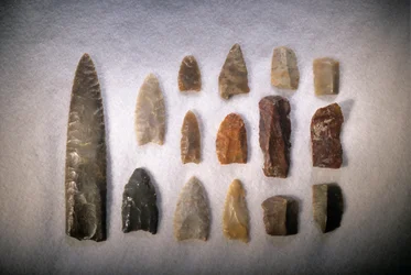 Primeiros americanos; pontos Clovis; Blackwater Draw; Novo México; sítio-tipo para Clovis, 2000 (foto)