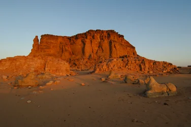 Pôr da lua e nascer do sol, Templo de Taharka, Porta de Ram, Gebel Barkal, Complexo de Templos, Faraó..., 2007 (foto)