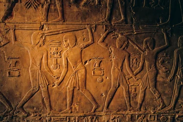 Túmulo de Kheruf, mordomo de Tiye, luta de bastão com talos de papiro; 18ª dinastia. Va...