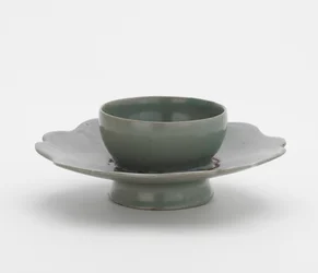 Suporte de tigela, primeira metade do século 12 (grés com esmalte celadon)