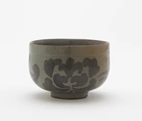 Taça com desenho de flores de peônia, primeira metade do século 12