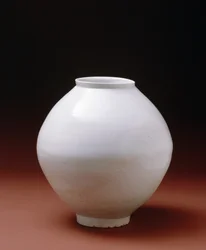 Frasco "Lua Cheia", início do século XVII (porcelana com esmalte)