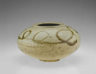 Jarra com desenho de dragão, província de Hwanghaedo, período Choson, segunda metade do século XVII (porcelana com decoração de ferro sob esmalte transparente)
