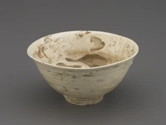 Tigela de chá (koraijawan), segunda metade do século 16 (porcelana com esmalte transparente, reparos de laca dourada)