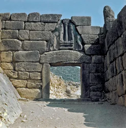 A Porta dos Leões: sítio da antiga cidade de Micenas, no Peloponeso (1500-1100 a.C.), Grécia