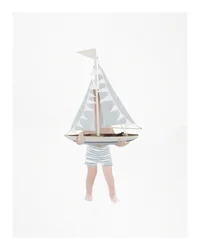 Rapaz com barco à vela, c.2018 (técnica mista)