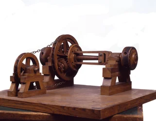 Modelo em madeira (modelo) de engrenagens e rodas é baseado no design de Leonardo da Vinci (Leonard de Vinci) (1452-1519) Museu da Ciência e Tecnologia, Milão.