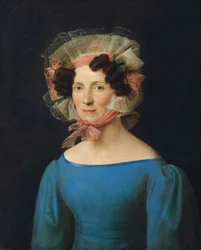 senhora de vestido azul