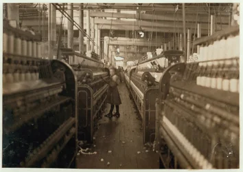 Girador de criança em Mollahan Cotton Mills, Newberry, Carolina do Sul, 1908