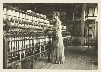 Fiação antiga numa fábrica de algodão do sul