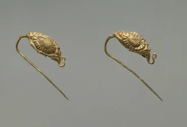 Par de brincos de ouro, dinastia Liao, do 10º ao 11º século