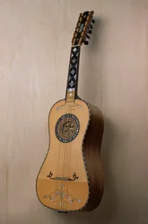 Chitarra battente (guitarra), instrumento musical construído na oficina do luthier Pasquale Scala em Praiano, Campânia. Itália, século XX