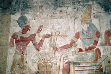 Egipto, Abydos, Templo do faraó Seti I, capela de Osíris. Pormenor, relevo pintado, Reino Novo, Dinastia XIX