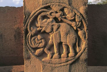 Elefante, relevo em Stupa No 2, Sanchi (Patrimônio Mundial da UNESCO