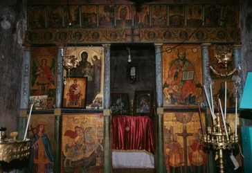 Iconostasia na igreja de Agia Paraskevi, Anisaraki, Creta, Grécia (foto)