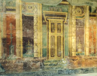 Itália, Campania, Oplonti, zona arqueológica de Torre Annunziata, Villa Romana Poppaea, Salão Grande, Fresco com colunas em Segundo Estilo Pompeu