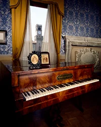 Piano na sala de estar do Palazzo Barezzi, Busseto, Região Emilia Romagna, Itália