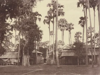 Amerapoora: Portão Oeste do Recinto da Residência