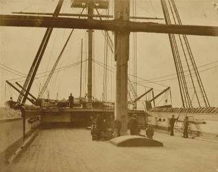 Convés do HMS "Impregnable", 1852-1854 (foto)
