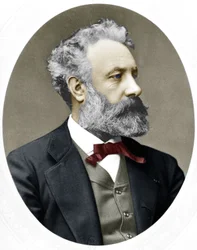 Jules Verne (1828-1905), romancista francês, aqui em 1877