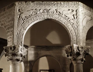 Arte Lombarda, Renascença de Liutprand (Liutprandus) Rei dos Lombardos: detalhe d