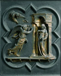 Porta Norte (chamada Porta da Cruz, para o Norte), detalhe exterior: a Anunciação. Escultura em bronze feita por Lorenzo Ghiberti (1378-1455)