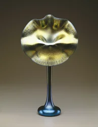 Jarra azul e dourada 