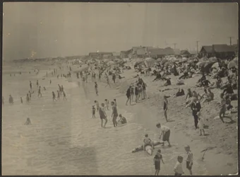 [Cena de praia].