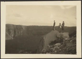 [Figuras em paisagem].