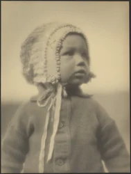 [Retrato de uma criança com um gorro]