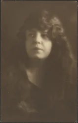 [Retrato de uma mulher com o cabelo solto].