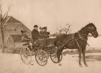 Homens e mulheres em uma carruagem, 1937