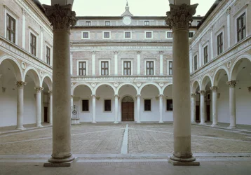 Vista do Cortile d&39;Onore (Pátio da Honra) c.1470-75