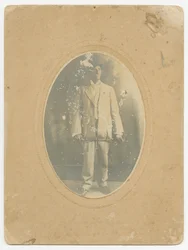 Fotografia de um homem, ca. 1910.