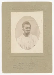 Fotografia de uma mulher, ca. 1910.