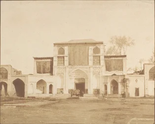 Entrada externa do Palácio do Rei, Teerã, 1858.