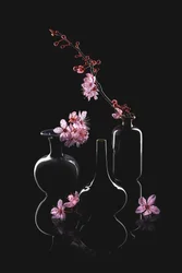 Elegantes jarras de flores