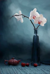 Orquídeas, chá e cerejas