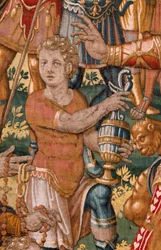 Museu Diocesano. Tapeçaria flamenga. Bruxelas. Ateliê François Geubels. Série História de Gideão. Os israelitas entregam a Gideão a sua parte do saque. Seda e lã. Legado do bispo.