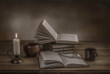 Livros à Luz das Velas