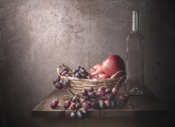 Natureza morta com uvas e maçãs
