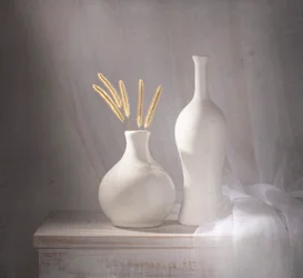 Vasos Brancos Luz Suave