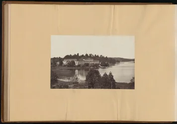 O álbum Madame B, década de 1870.