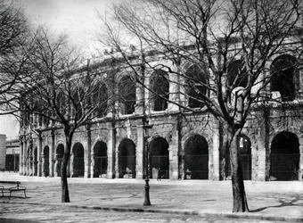 A Arena Romana, Nimes, Provence, França, 1937