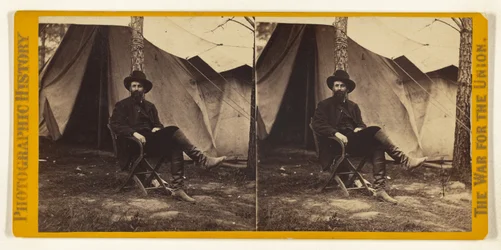 Dana, secretário-adjunto da Guerra; fotografado no quartel-general do general Grant, Virgínia