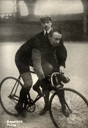 Retrato do ciclista belga Julian Van Der Born ( 1872 ,  ) (fotografia)